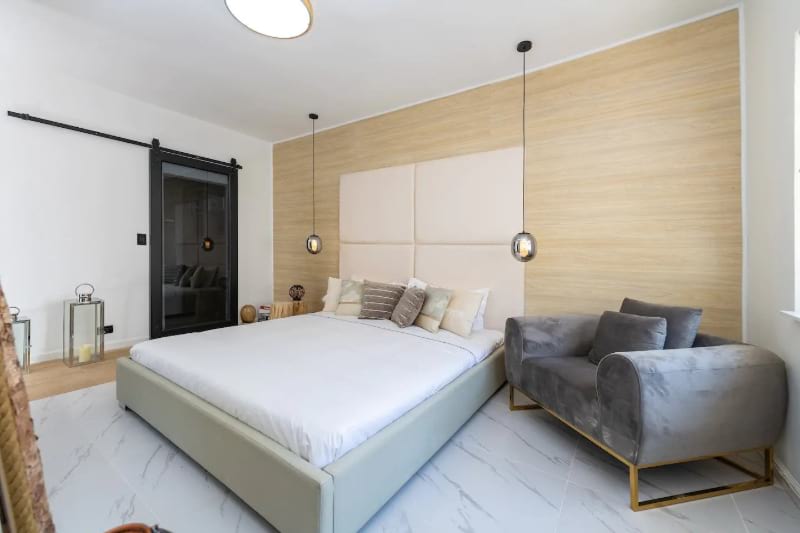 Cozy and stylish one bedroom hub for the best nightlife