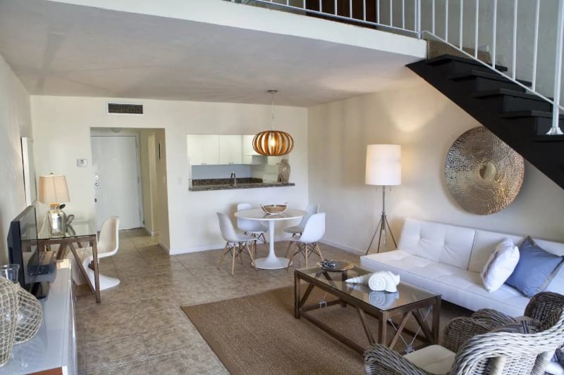 One bedroom loft with housekeeping