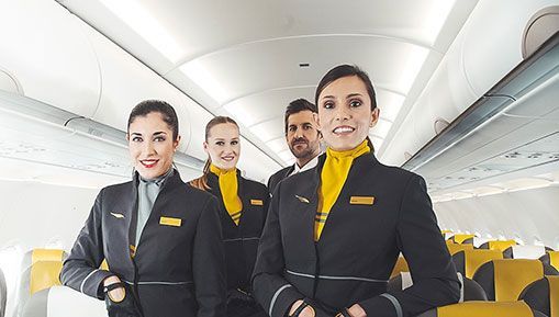 Azafata de Vueling.