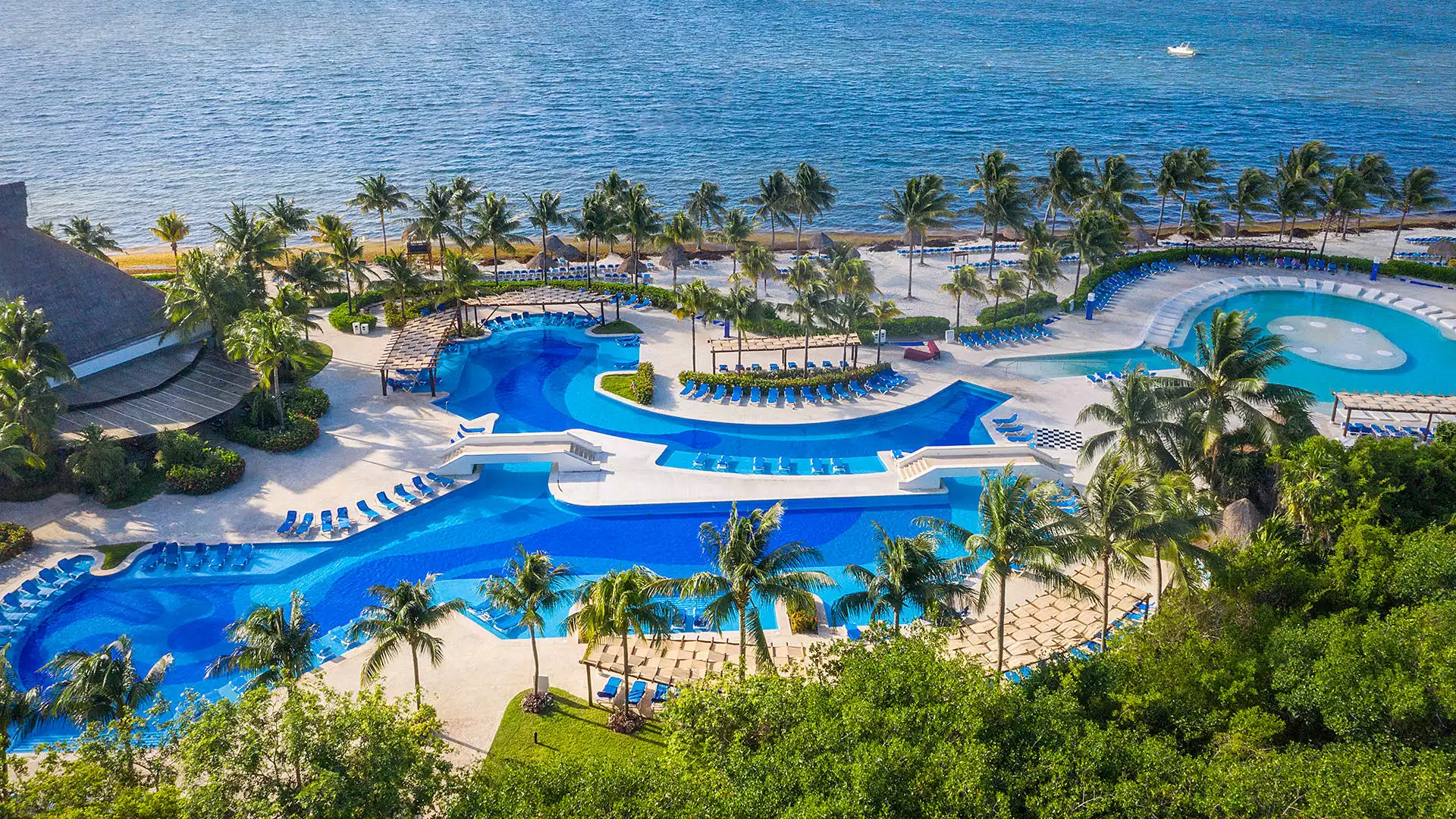 Explora Riviera Maya: Aventura, Naturaleza y Deportes Acuáticos